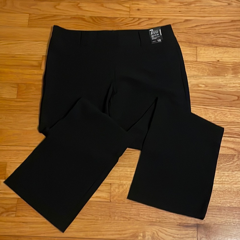 Black pant. NWT. Womens size 12.
